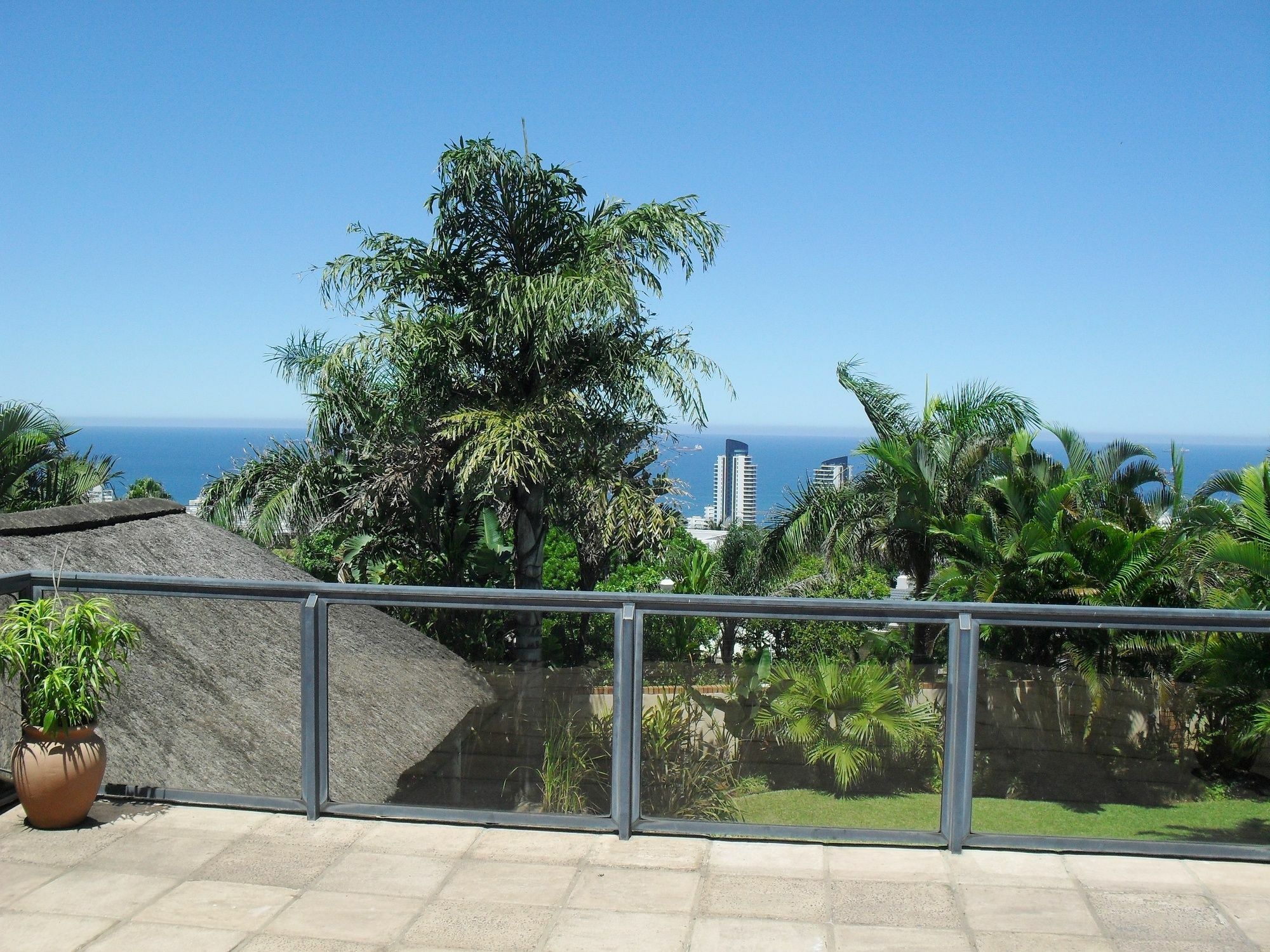 8 Royal Palm B&B Umhlanga Rocks Eksteriør bilde